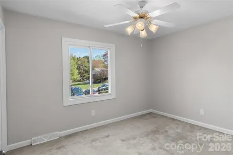 223 Vandyke Street Kernersville NC 27284