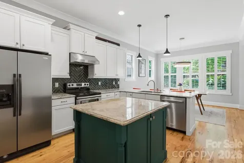 2724 Holt Street Charlotte NC 28205