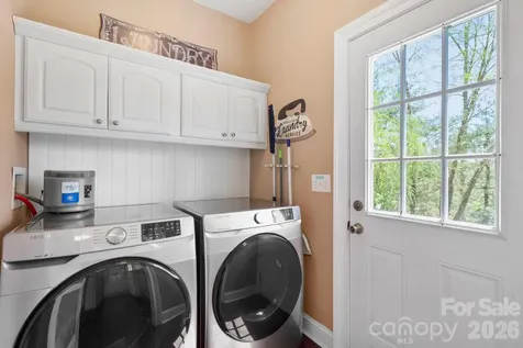 10 Eagle Drive Hendersonville NC 28792