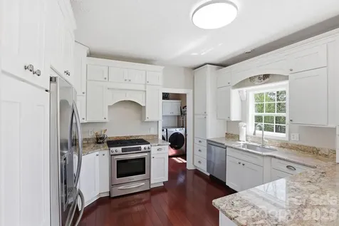 10 Eagle Drive Hendersonville NC 28792