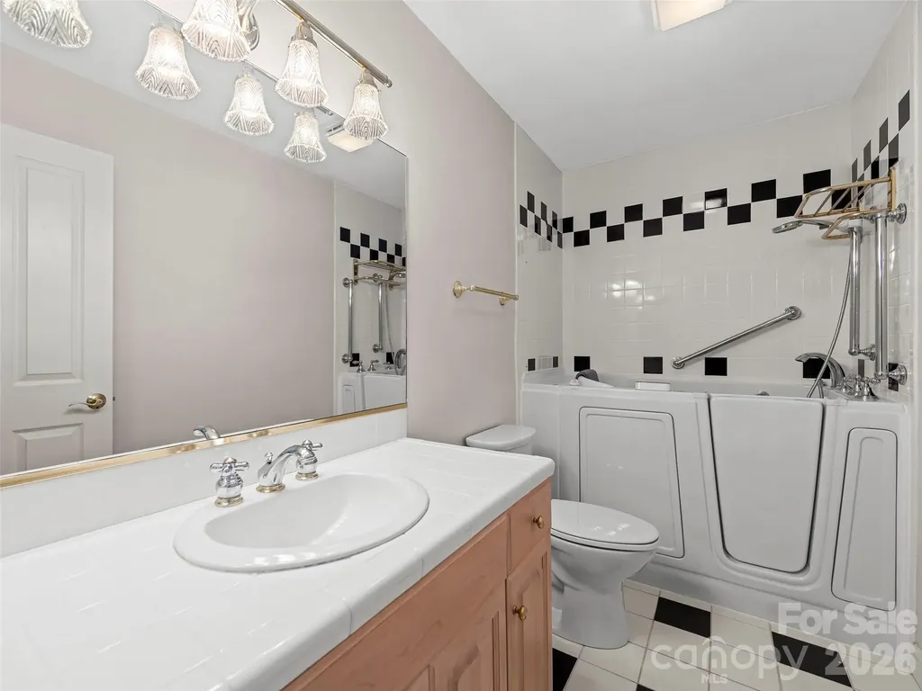 3 Fir Tree Lane Asheville NC 28803