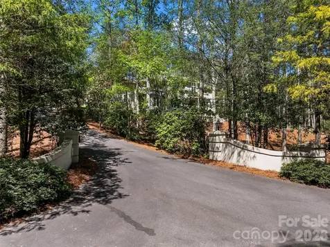 3 Fir Tree Lane Asheville NC 28803
