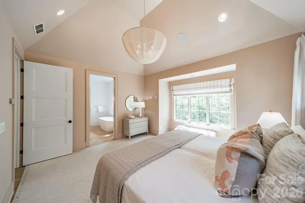 6006 Old Providence Lane Charlotte NC 28226