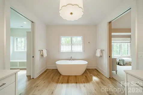 6006 Old Providence Lane Charlotte NC 28226