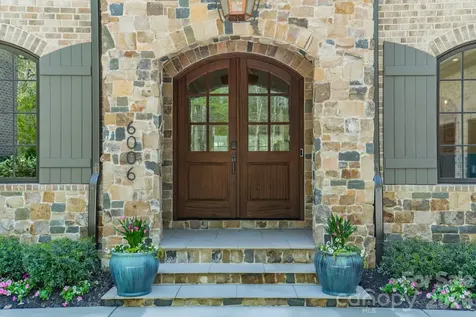 6006 Old Providence Lane Charlotte NC 28226