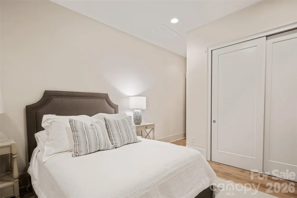 1708 Lombardy Circle Charlotte NC 28203