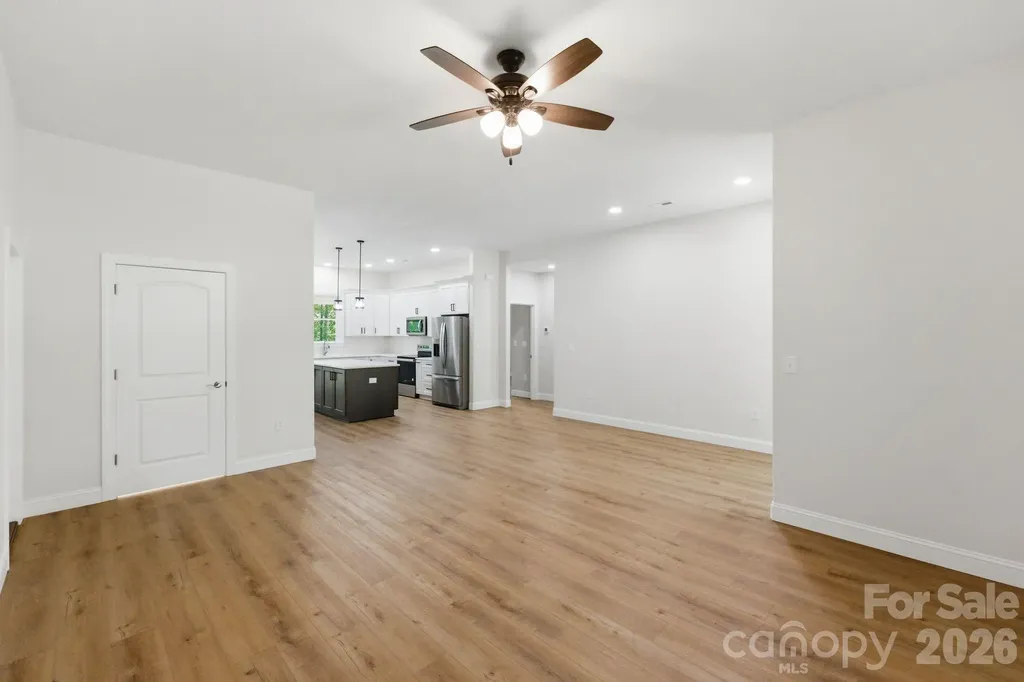 2442 Falcon Lane Statesville NC 28625