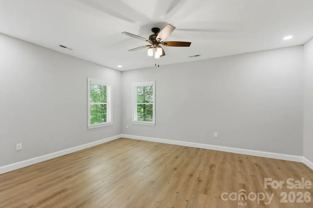 2442 Falcon Lane Statesville NC 28625