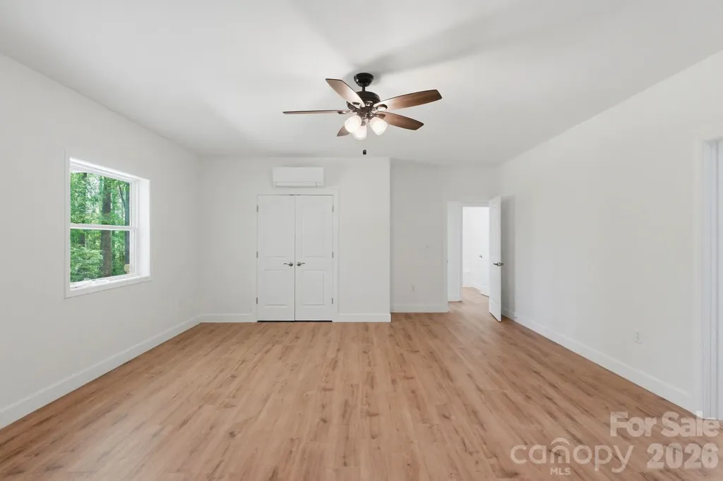 2442 Falcon Lane Statesville NC 28625