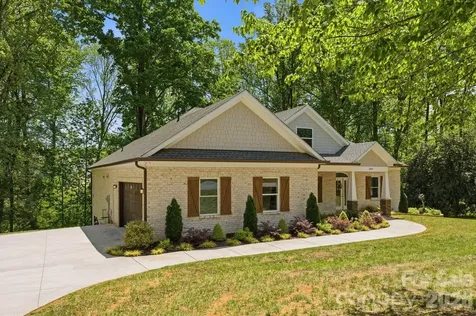 2442 Falcon Lane Statesville NC 28625