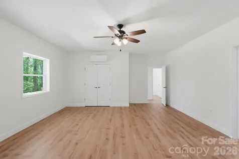 2442 Falcon Lane Statesville NC 28625