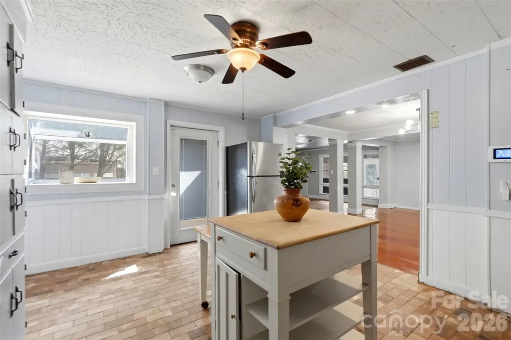 2670 N Olivers Road Newton NC 28658