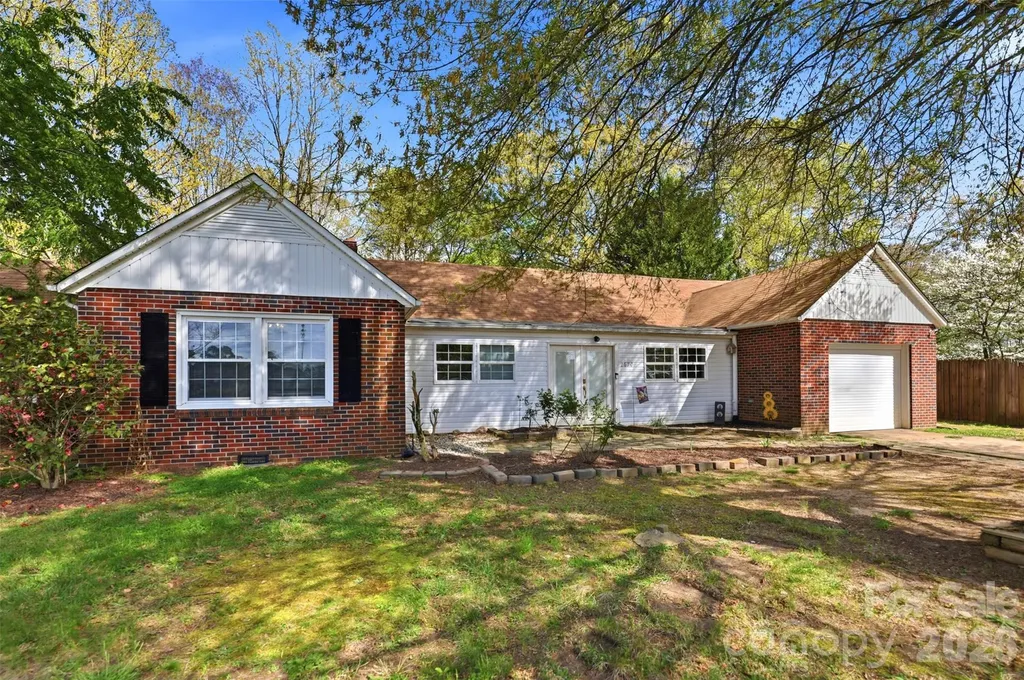 2670 N Olivers Road Newton NC 28658