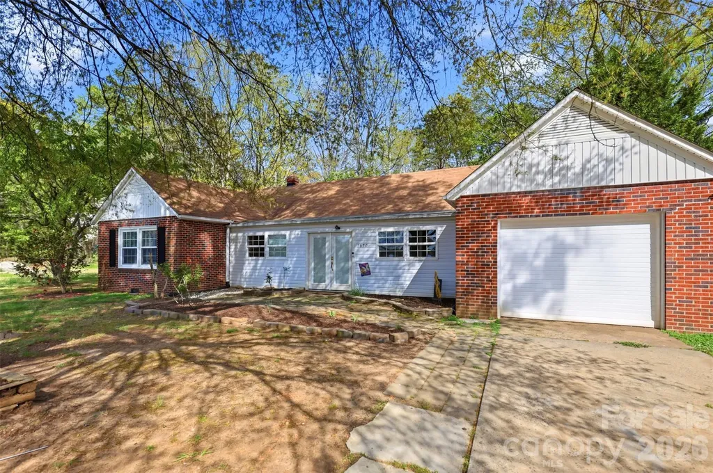 2670 N Olivers Road Newton NC 28658