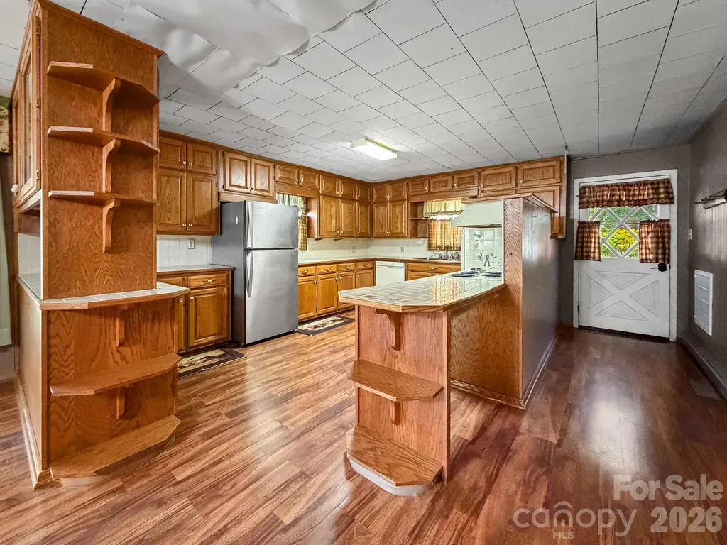1401 E Union Street Morganton NC 28655