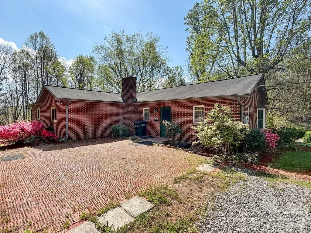 1401 E Union Street Morganton NC 28655