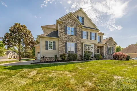 2509 Stoneview Court Denver NC 28037