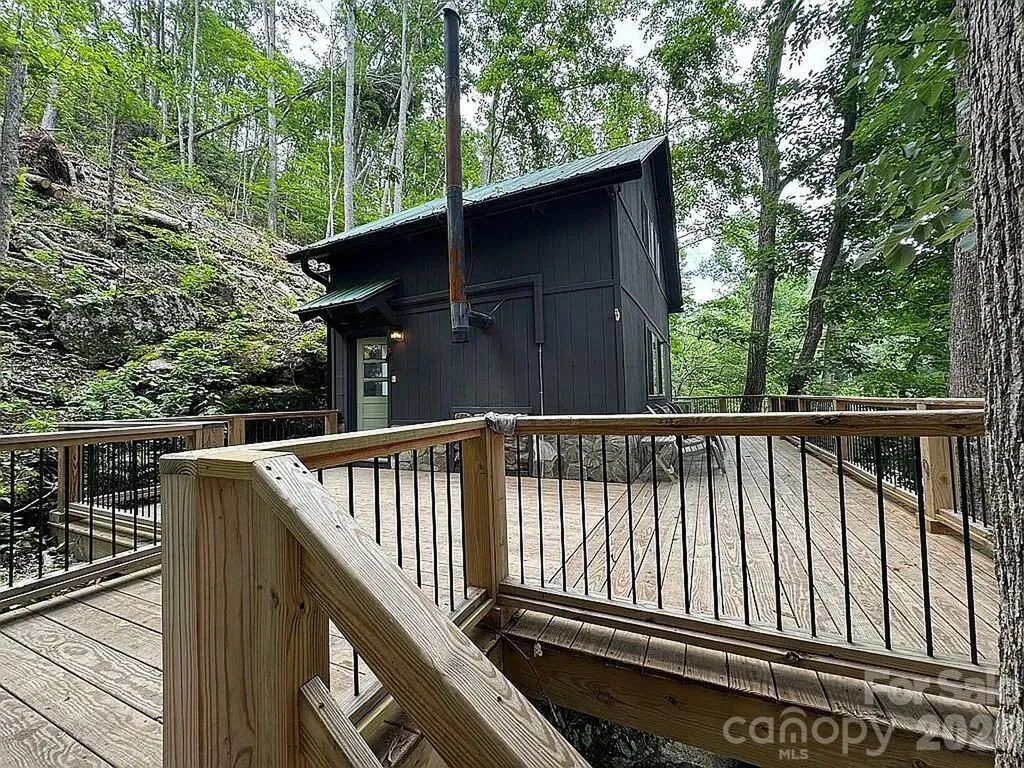 88 Mountain Farm Road Burnsville NC 28714