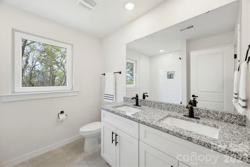 1928 46th Avenue Drive NE Hickory NC 28601
