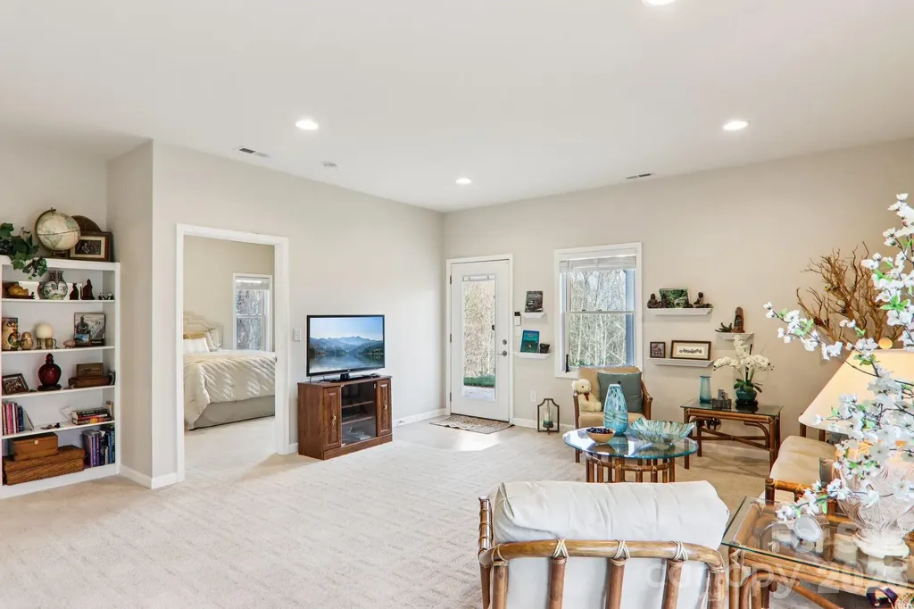 14 Chandra Lane Clyde NC 28721