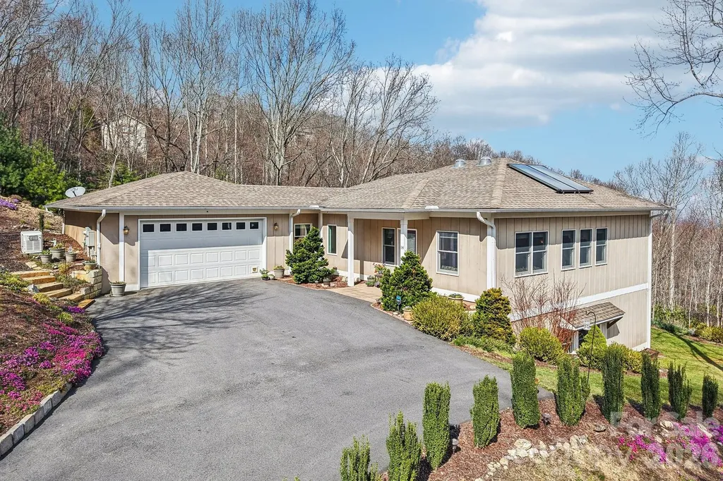 14 Chandra Lane Clyde NC 28721