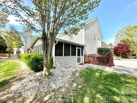 11106 Knight Castle Drive Charlotte NC 28277