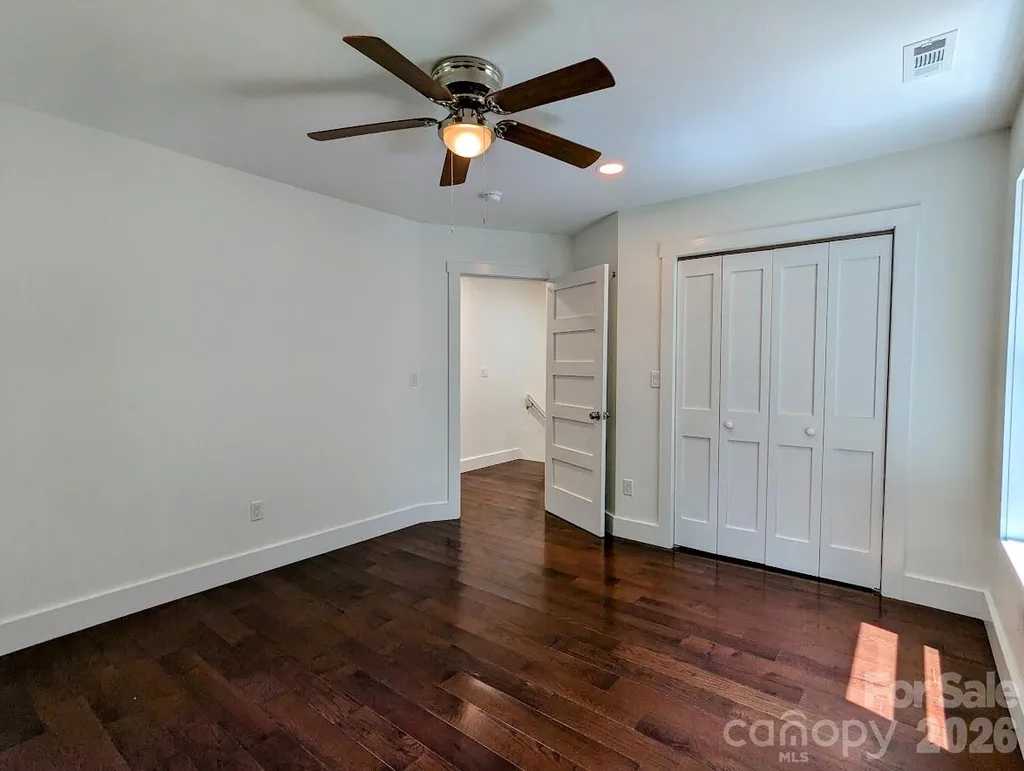 24 Salt Box Haven Burnsville NC 28714