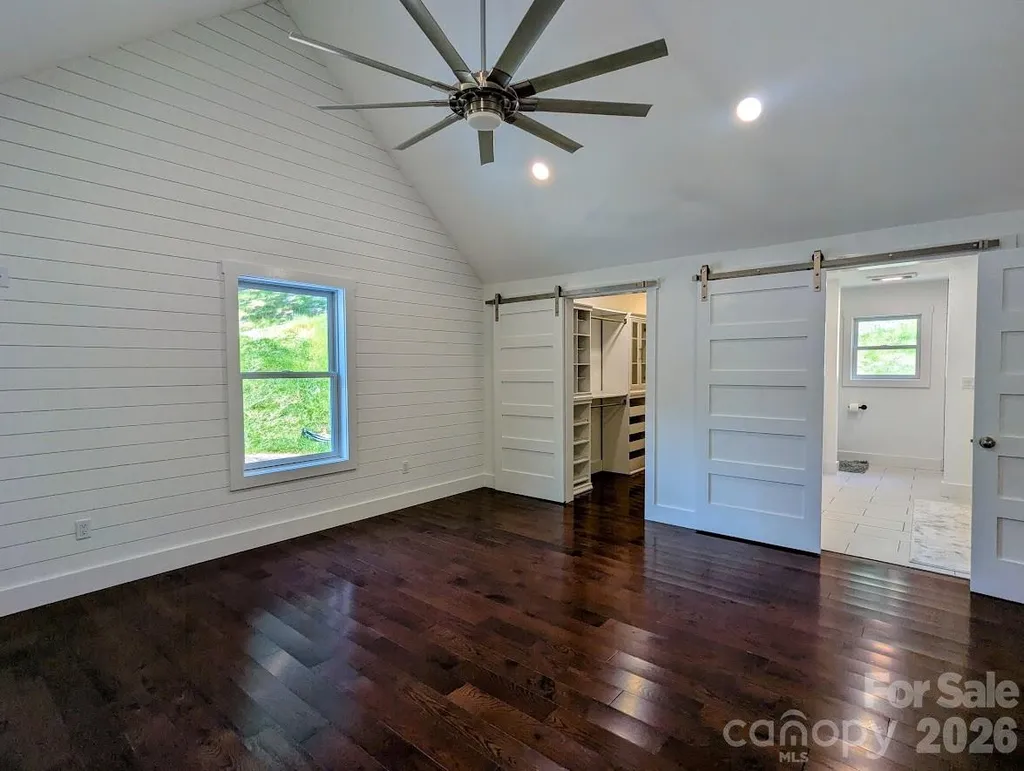 24 Salt Box Haven Burnsville NC 28714