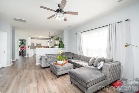 407 Goodloe Drive Charlotte NC 28262