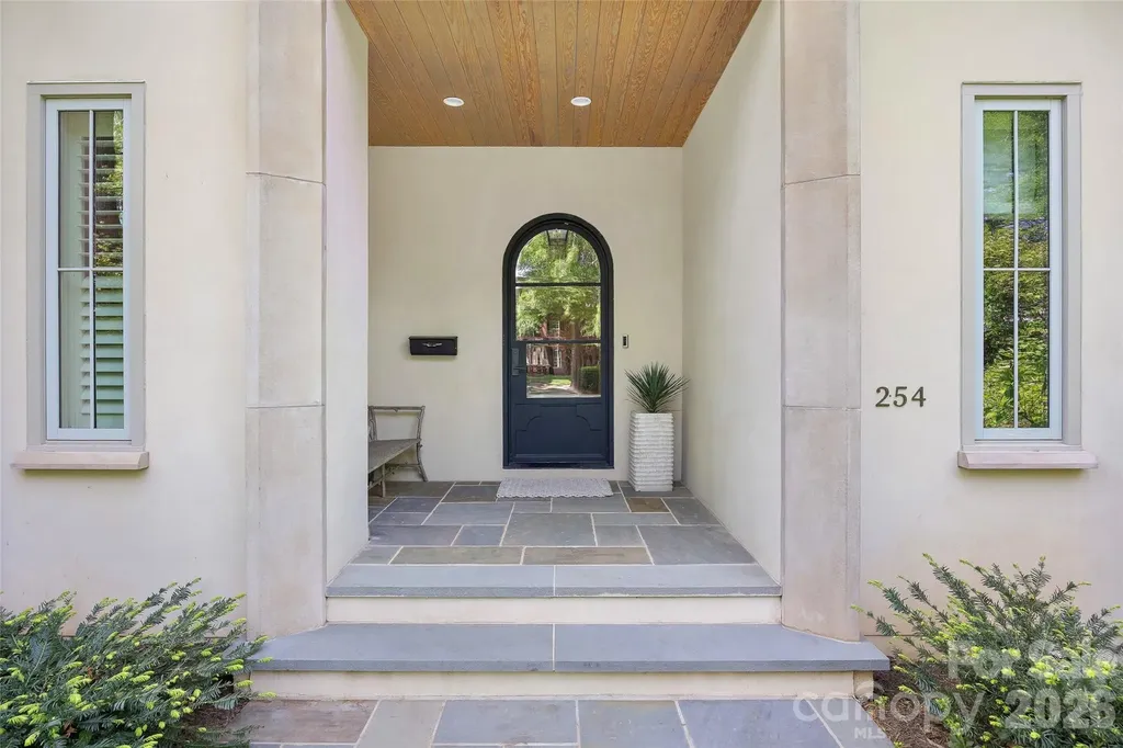 254 Huntley Place Charlotte NC 28207