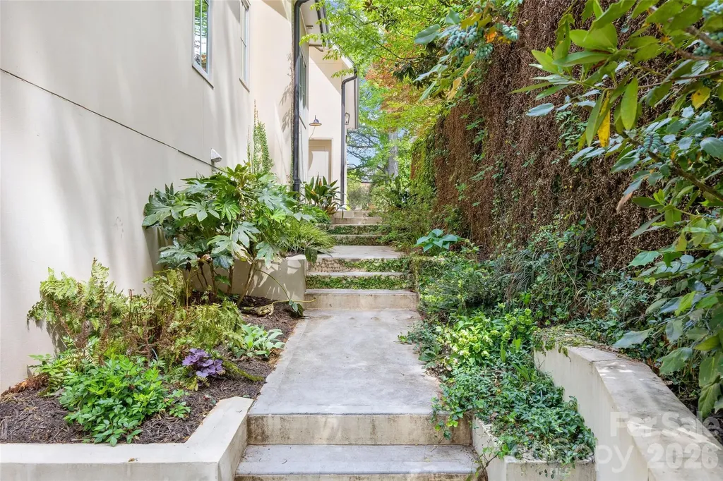 254 Huntley Place Charlotte NC 28207