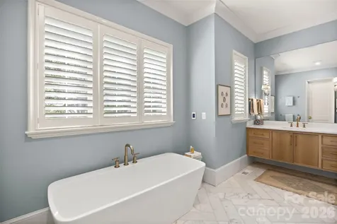 254 Huntley Place Charlotte NC 28207
