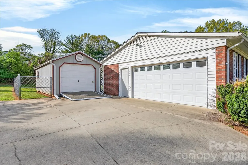 821 Woods Drive Statesville NC 28677