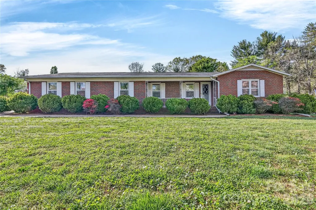 821 Woods Drive Statesville NC 28677
