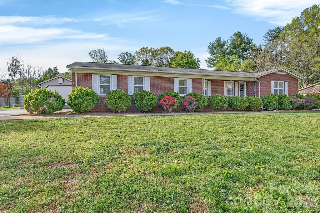 821 Woods Drive Statesville NC 28677