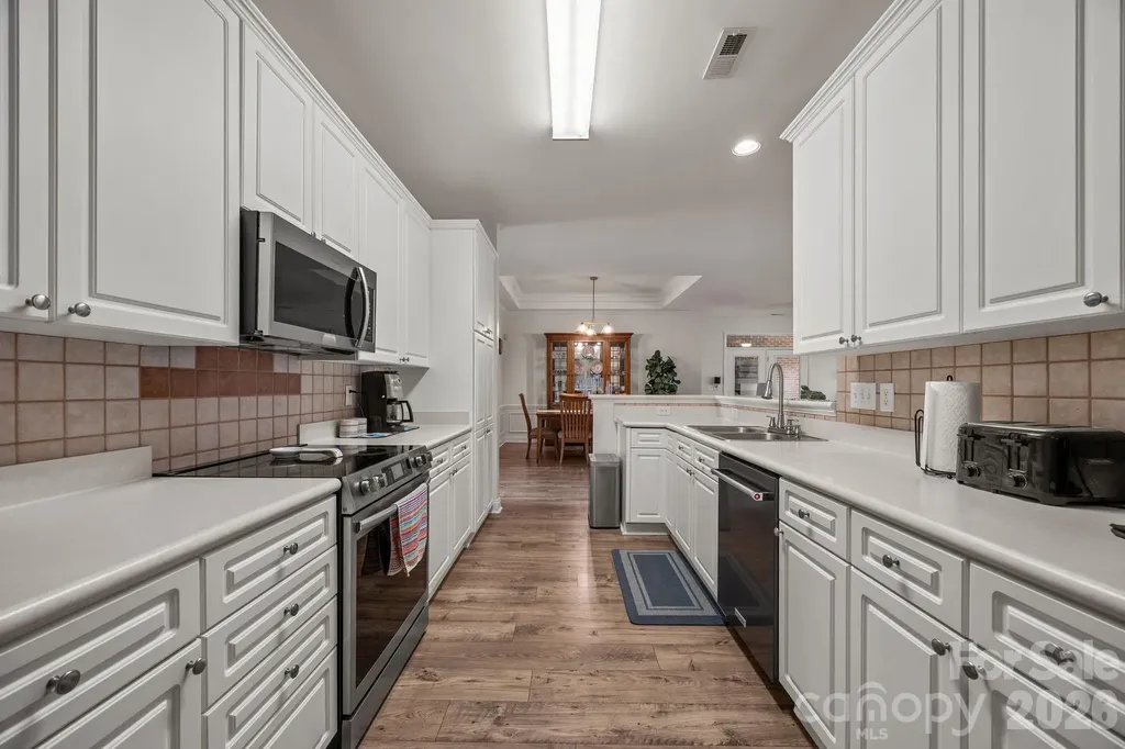 13323 Mint Lake Drive Matthews NC 28105