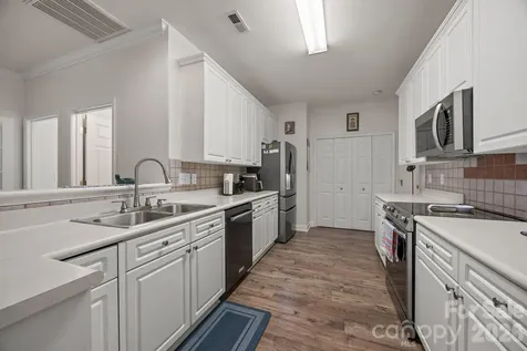 13323 Mint Lake Drive Matthews NC 28105