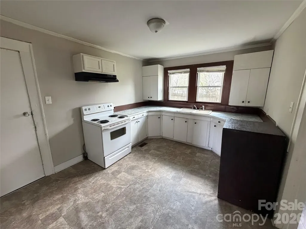1002 N Salisbury Avenue Spencer NC 28159