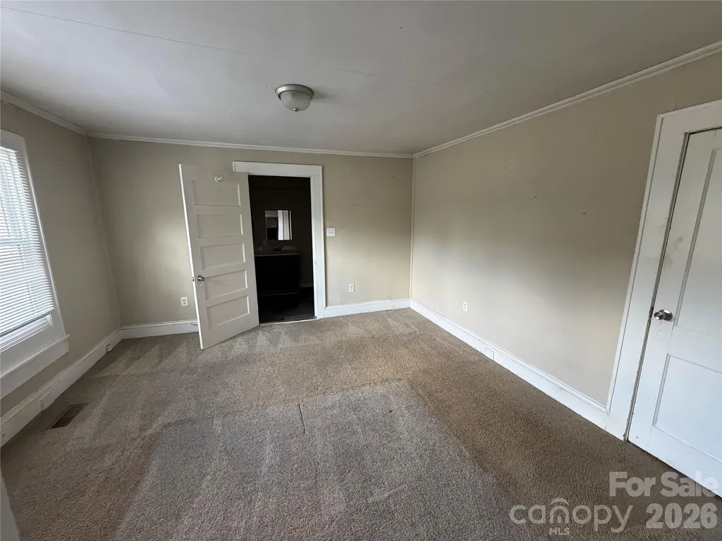 1002 N Salisbury Avenue Spencer NC 28159