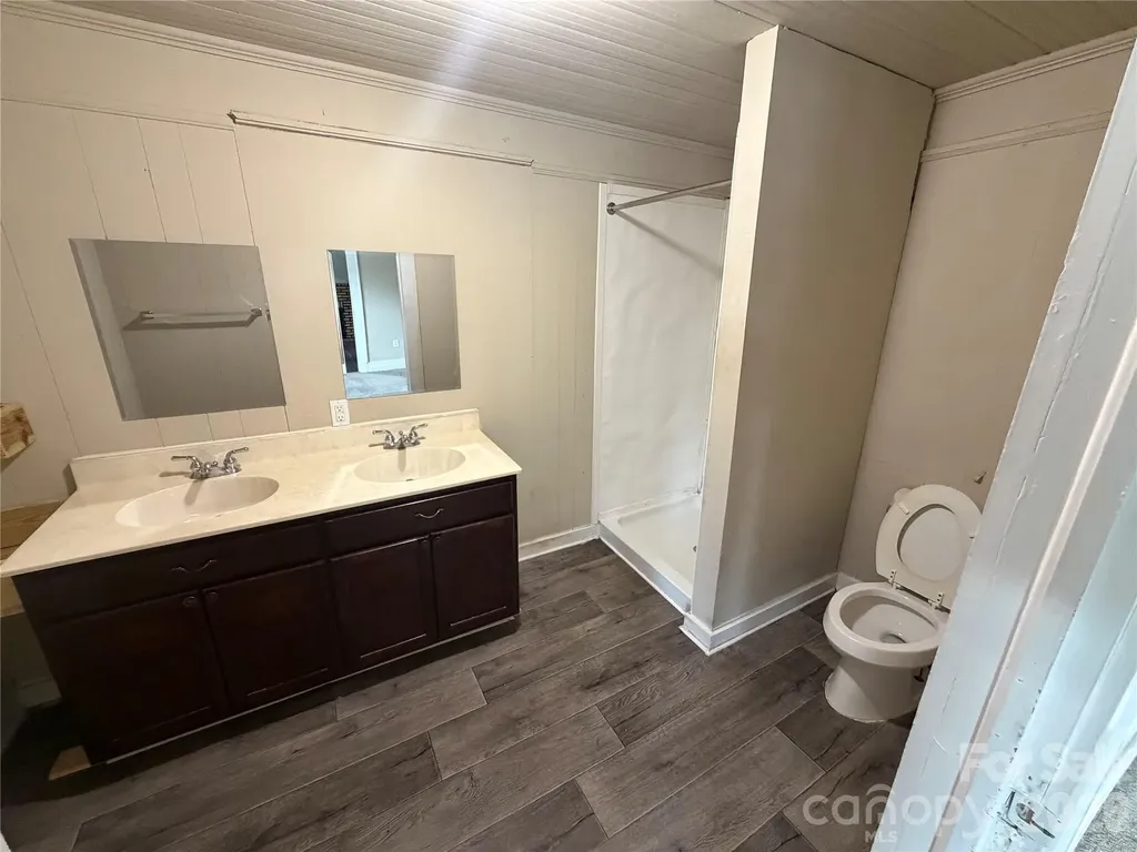 1002 N Salisbury Avenue Spencer NC 28159