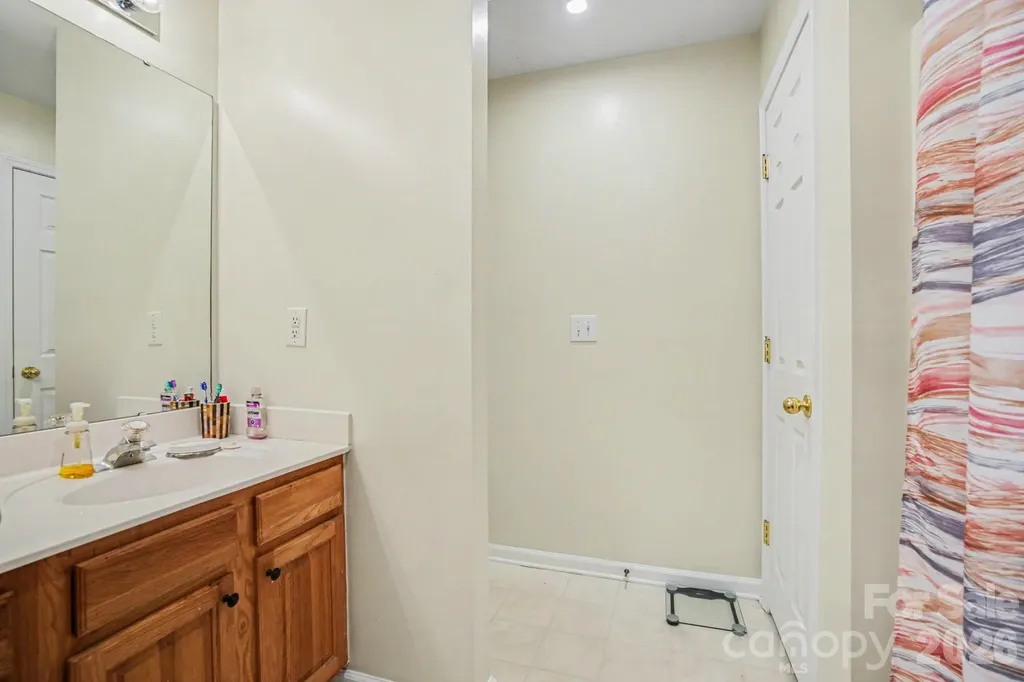 3915 Glenlea Commons Drive Charlotte NC 28216