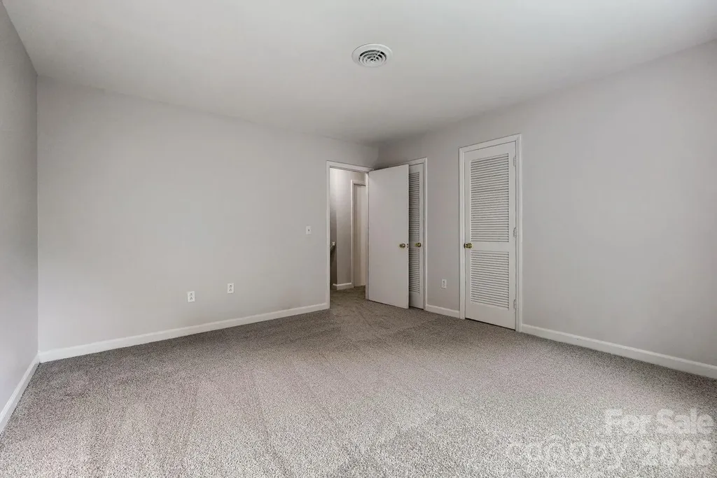 1628 Bonnie Lane Charlotte NC 28213