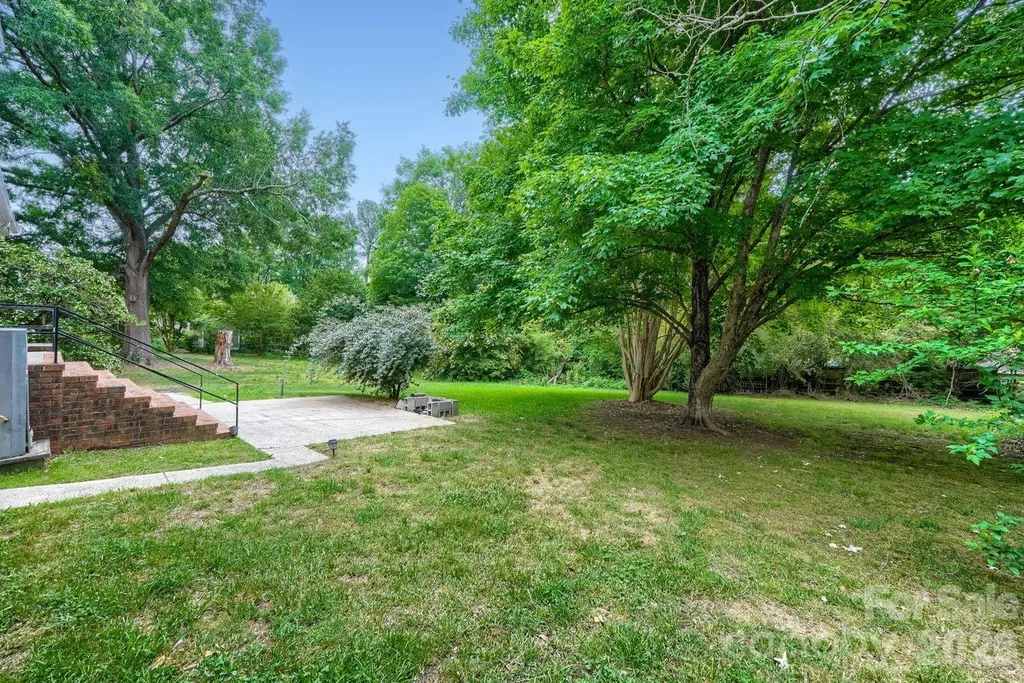 1628 Bonnie Lane Charlotte NC 28213
