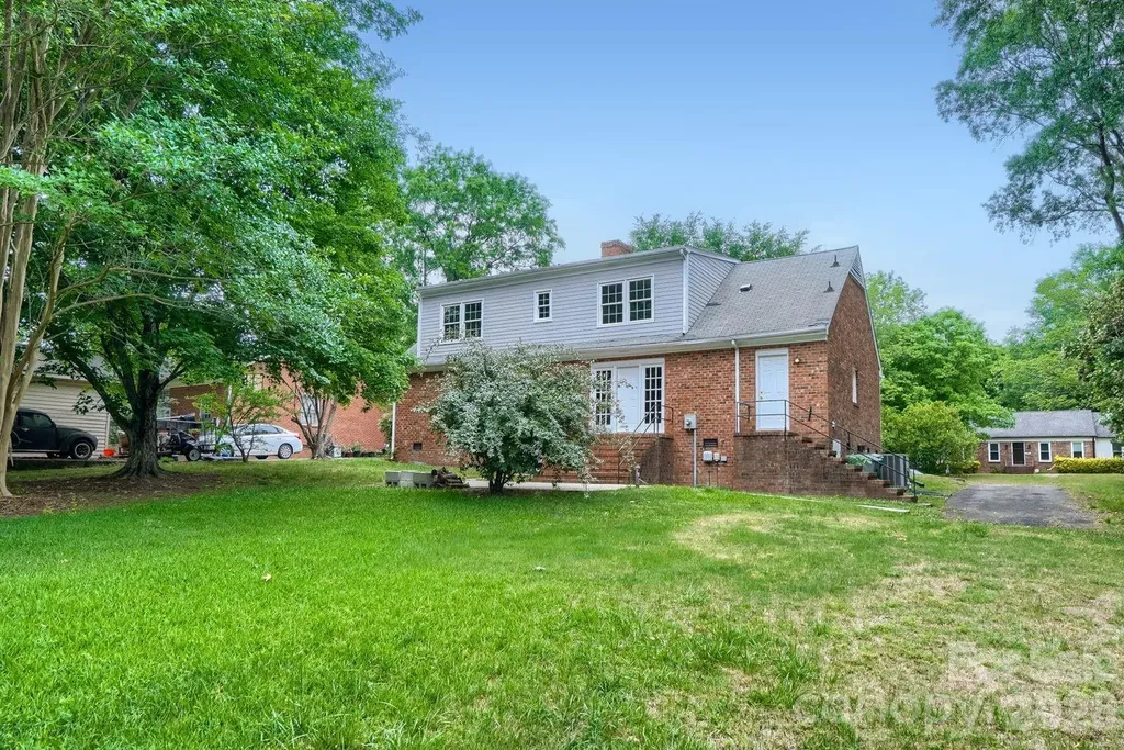 1628 Bonnie Lane Charlotte NC 28213