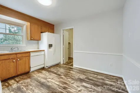 1628 Bonnie Lane Charlotte NC 28213