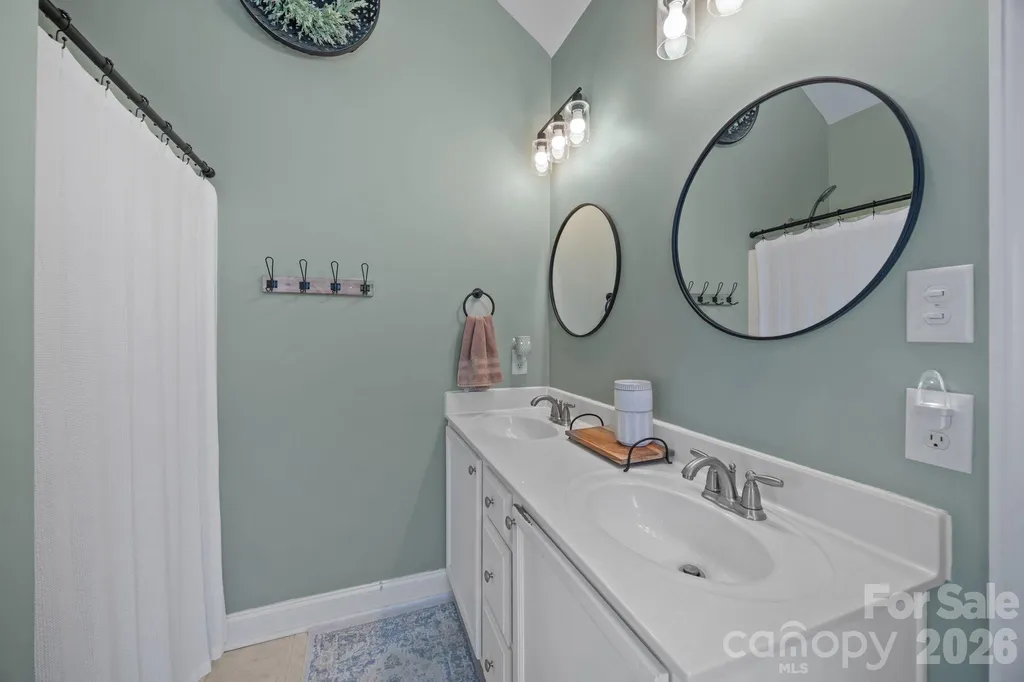 1667 Warwick Court Lincolnton NC 28092