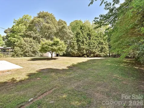 1913 Optimist Lane Charlotte NC 28205