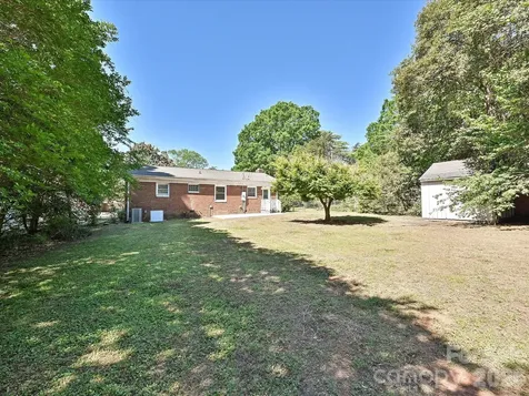 1913 Optimist Lane Charlotte NC 28205