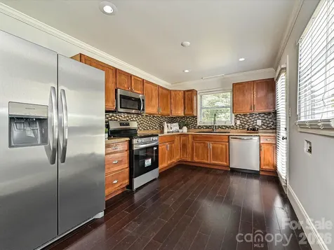 1913 Optimist Lane Charlotte NC 28205