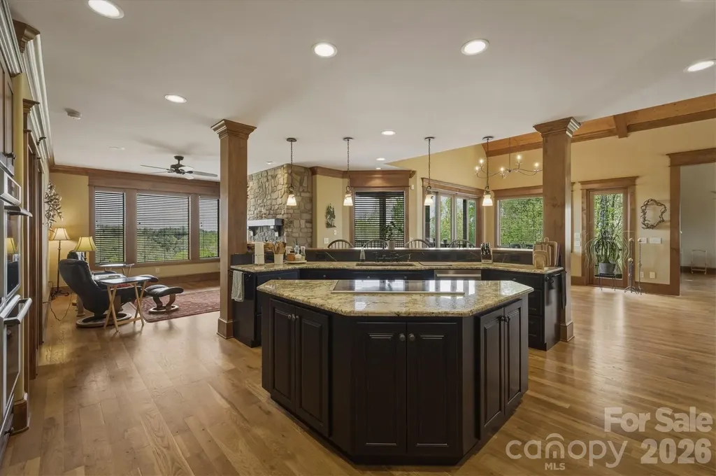 1638 Johns Ridge Parkway Lenoir NC 28645